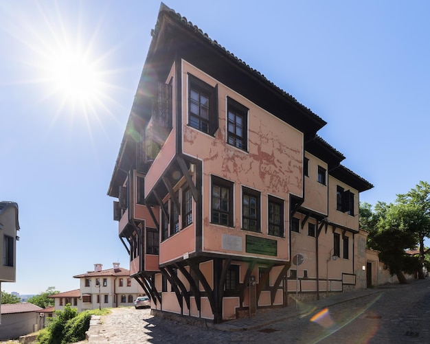 découvrez maison lamartine, une adresse élégante alliant confort moderne et charme authentique, idéale pour un séjour inoubliable dans un cadre raffiné au cœur de la ville.